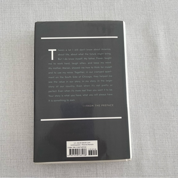 Becoming - Large Print by Michelle Obama - Picture 7 of 7